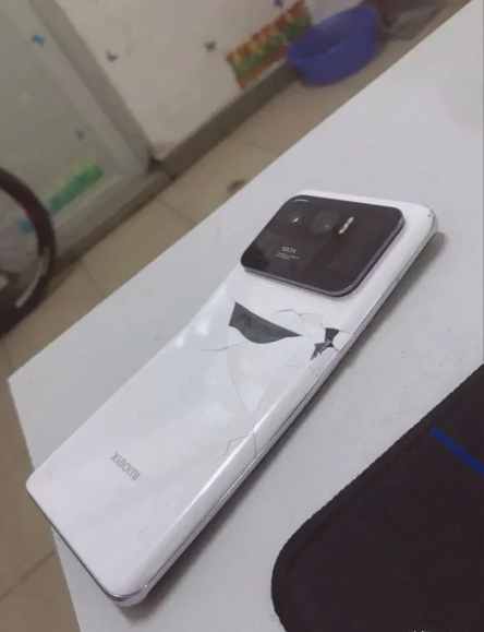 这是小米11 uitra首碎吗